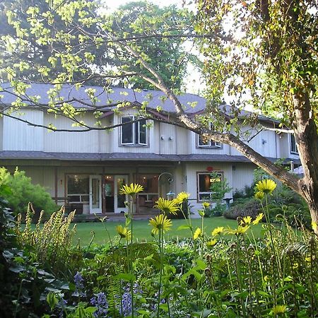 Cedar Wood Lodge Bed & Breakfast Inn พอร์ตอัลเบอนี ภายนอก รูปภาพ