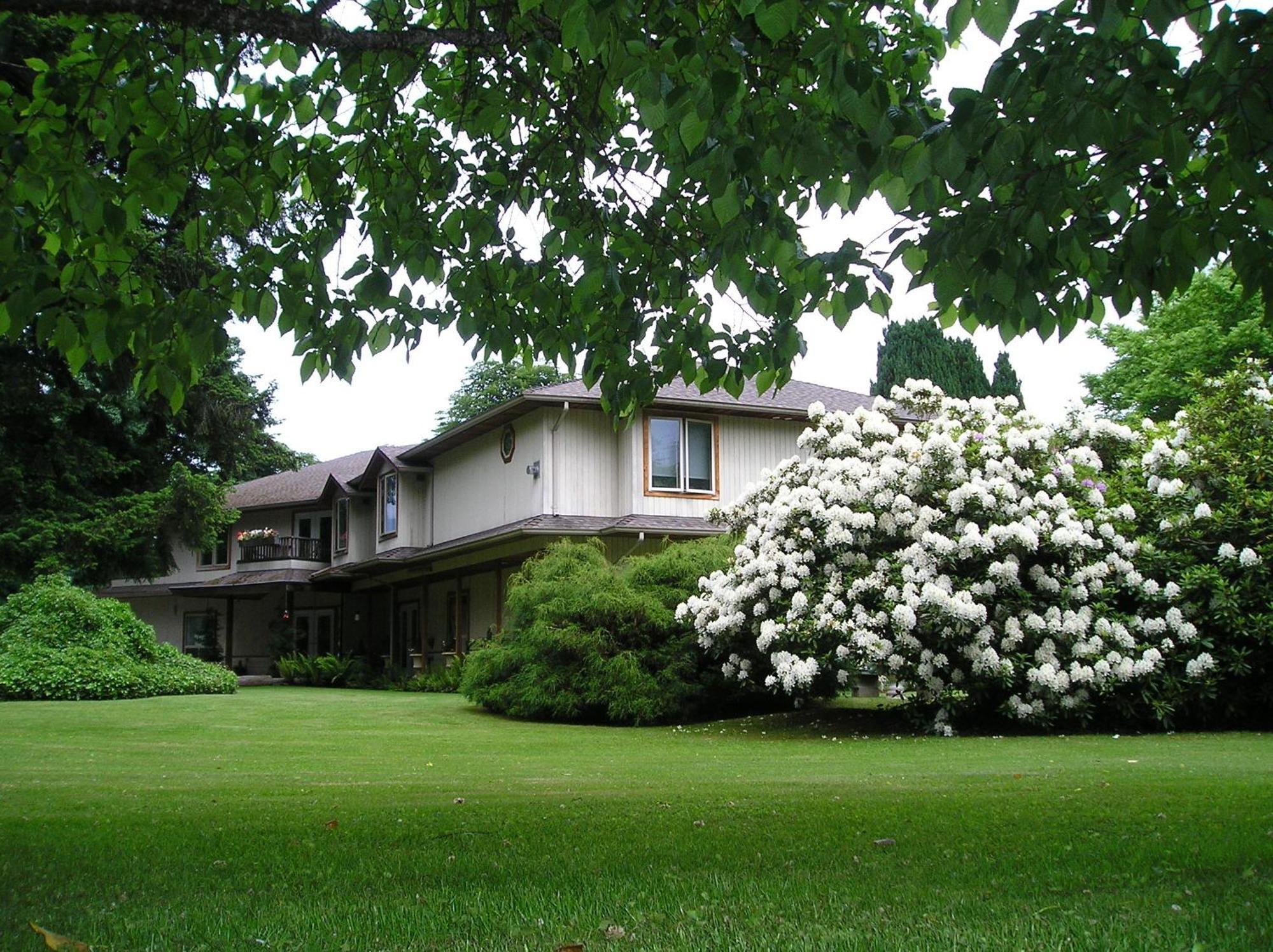 Cedar Wood Lodge Bed & Breakfast Inn พอร์ตอัลเบอนี ภายนอก รูปภาพ