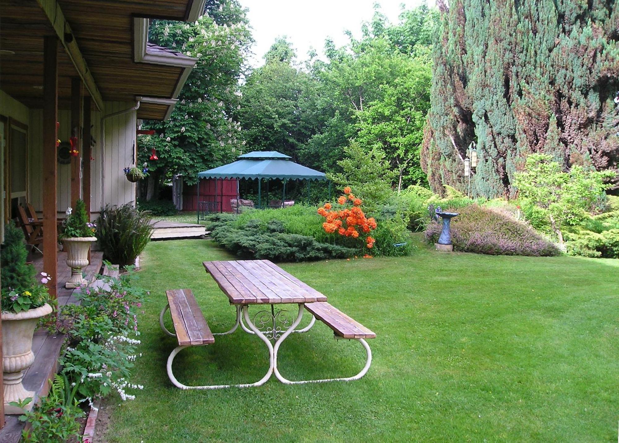 Cedar Wood Lodge Bed & Breakfast Inn พอร์ตอัลเบอนี ภายนอก รูปภาพ