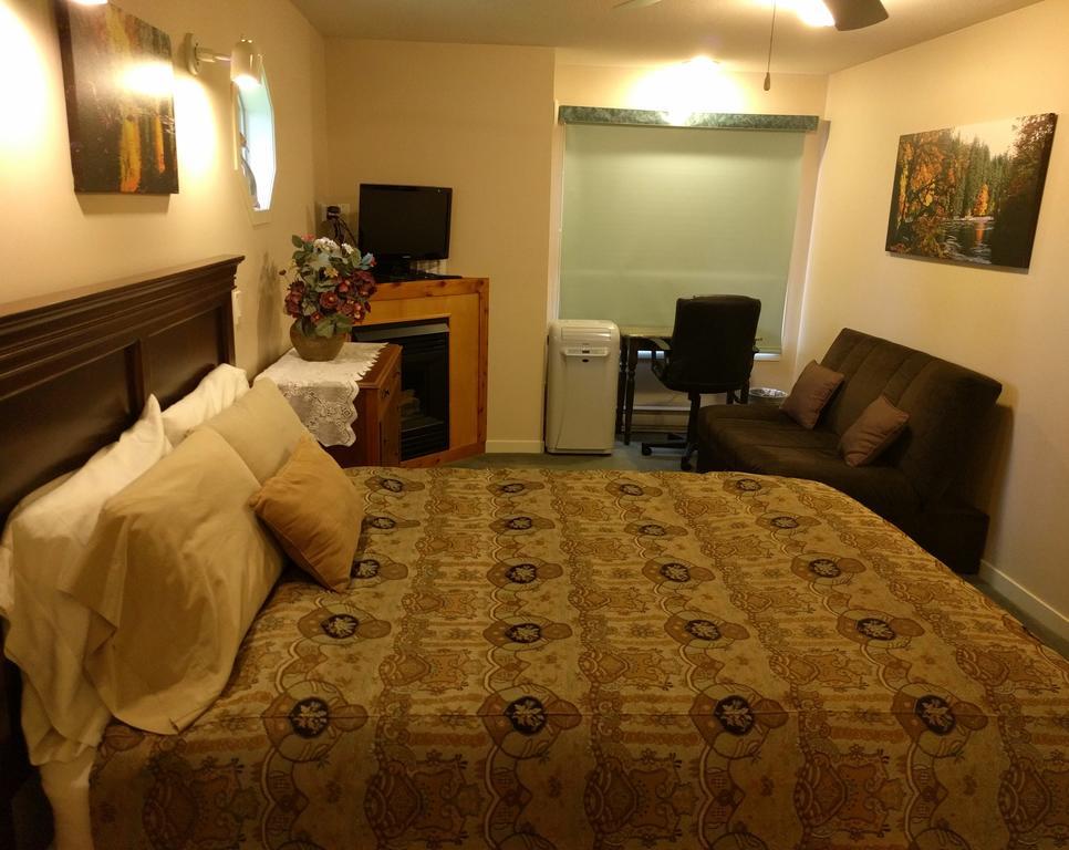 Cedar Wood Lodge Bed & Breakfast Inn พอร์ตอัลเบอนี ภายนอก รูปภาพ