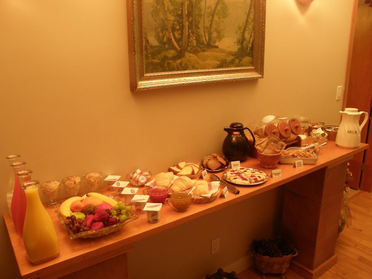Cedar Wood Lodge Bed & Breakfast Inn พอร์ตอัลเบอนี ภายนอก รูปภาพ